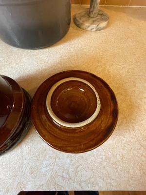 ENAMELED CAST IRON DUTCH OVEN, VINTAGE RED WING VILLAGE POTTERY