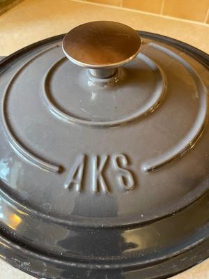 ENAMELED CAST IRON DUTCH OVEN, VINTAGE RED WING VILLAGE POTTERY