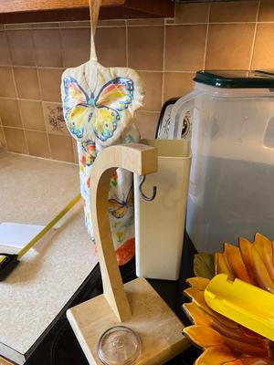 SUNFLOWER PLATTER, PITCHERS AND A VARIETY OF KITCHEN ITEMS