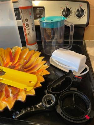 SUNFLOWER PLATTER, PITCHERS AND A VARIETY OF KITCHEN ITEMS