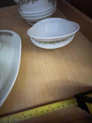 LARGE LOT OF CORELLE SPRING BLOSSOM CRAZY DAISY DINNERWARE