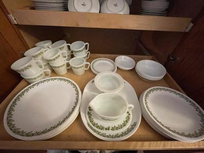 LARGE LOT OF CORELLE SPRING BLOSSOM CRAZY DAISY DINNERWARE