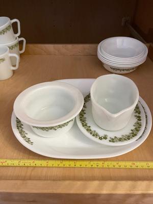 LARGE LOT OF CORELLE SPRING BLOSSOM CRAZY DAISY DINNERWARE