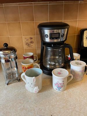 MR. COFFEE 12 CUP COFFEE BREWER, MUGS AND BODUM FRENCH COFFEE PRESS