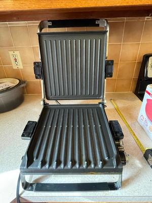 LEAN MEAN GEORGE FORMAN GRILLING MACHINE