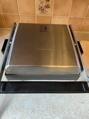 LEAN MEAN GEORGE FORMAN GRILLING MACHINE