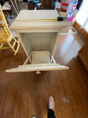 WOODEN TRASH BIN CONTAINER/CONCEALER