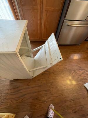 WOODEN TRASH BIN CONTAINER/CONCEALER