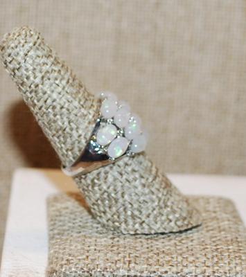 Size 8 White Opal Style Horizontal Side Oval Stones (16) Ring on a Silver Tone Band (4.5g)