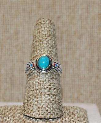 Size 7½ Cool Oval Crackled Style Turquoise Ring with Red, Blue & Black Side Inserts on a Silver Tone Band (4.0g)