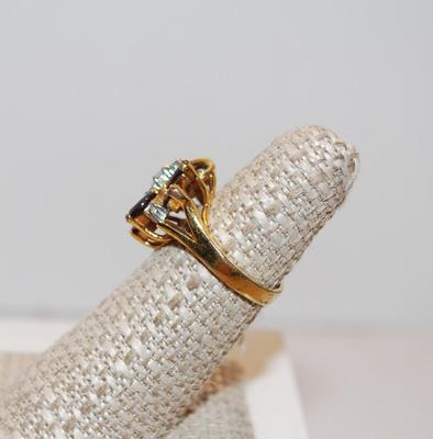 Size 6¼ Vintage Styled Ring with Garnet Colored & Clear Stones (4.0g)