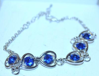 All BLUE HEARTS Stones Setting Bracelet (10") with a Silver Tone Chain
