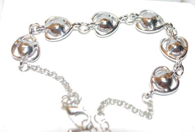All LAVENDER HEARTS Setting Bracelet (10") on a Silver Tone Chain
