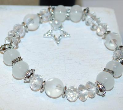 Clear & Opaque Beads Expandable Bracelet with Small Faux Pearl and Glittery Star 2½" Diameter