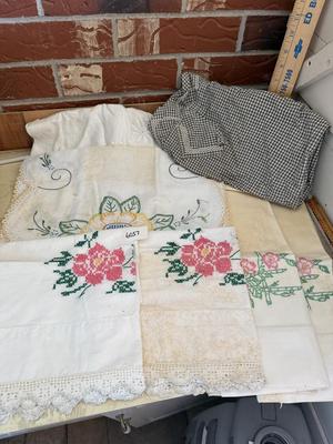 Pillowcases/table runner