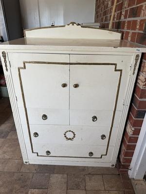 Delightful cabinet with drawers