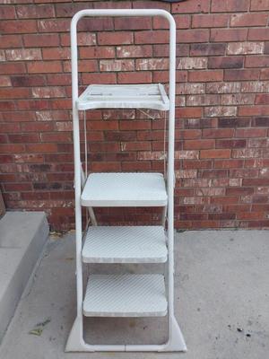 Cosco Three Step Paint Ladder