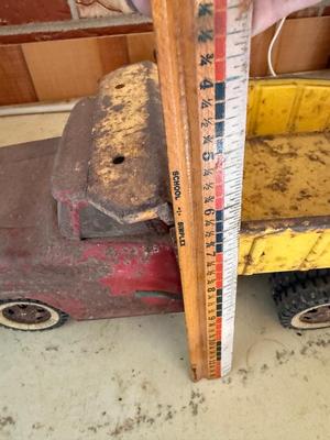 Vintage dump truck