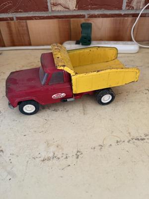 Tonya red dump truck