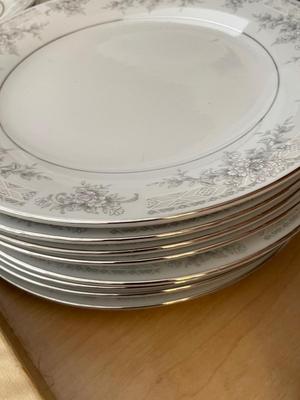 7 PLACE SETTING WITH EXTRAS OF PEARL LILING FINE CHINA