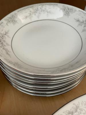 7 PLACE SETTING WITH EXTRAS OF PEARL LILING FINE CHINA