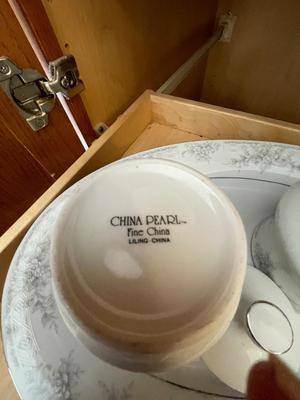 7 PLACE SETTING WITH EXTRAS OF PEARL LILING FINE CHINA