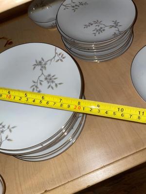 10 PLACE SETTING OF JUSTINE BY MIKASA FINE CHINA