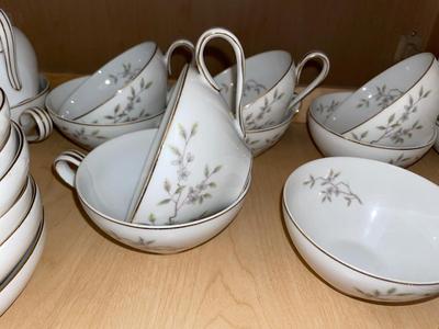10 PLACE SETTING OF JUSTINE BY MIKASA FINE CHINA
