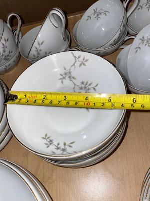 10 PLACE SETTING OF JUSTINE BY MIKASA FINE CHINA