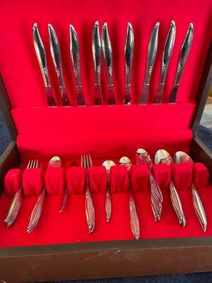 PARTIAL SET OF ONEIDA KENWOOD FOREVER ROSE STAINLESS GLOSSY FLATWARE