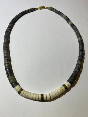 Vintage Native American Heishi Bead Graduated Necklace/Choker 16.5" in Good Preowned Condition.