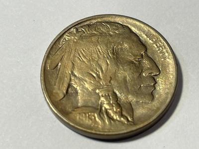 `1913-P TYPE-I GOLDEN TONED UNCIRCULATED CONDITION BUFFALO NICKEL AS PICTURED.