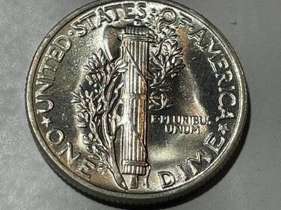 1945-P CHOICE BU CONDITION MERCURY SILVER DIME AS PICTURED.