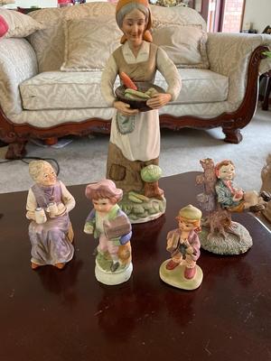 VINTAGE PORCELAIN FIGURINES
