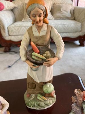 VINTAGE PORCELAIN FIGURINES