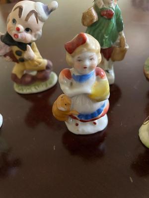 SMALL VINTAGE FIGURINES
