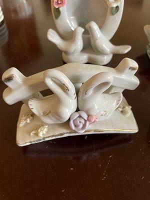 LOVE DOVES, SWANS AND DUCK DECOR