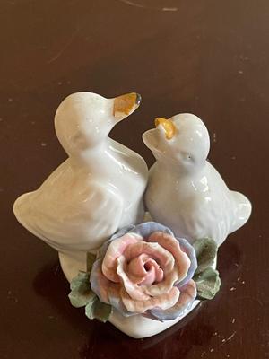 LOVE DOVES, SWANS AND DUCK DECOR