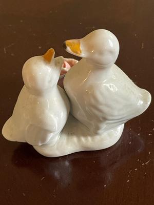 LOVE DOVES, SWANS AND DUCK DECOR
