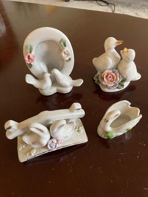 LOVE DOVES, SWANS AND DUCK DECOR
