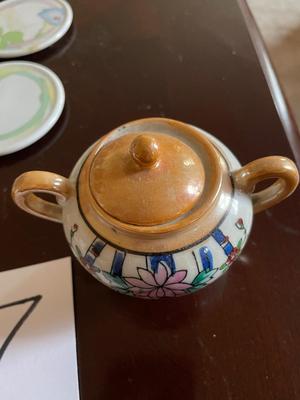 VINTAGE TEAPOT AND MINI TEA SET