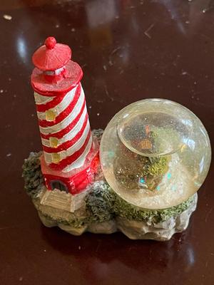 NEW YORK BLOOMINGDALES MUSICAL SNOW GLOBE, 2 PAPERWEIGHTS, LIGHTHOUSE SNOW GLOBE