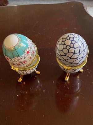 EGG SHAPED FOOTED TRINKET JEWELRY BOXES