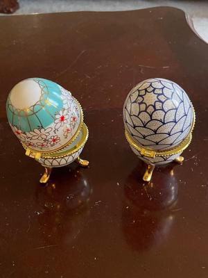 EGG SHAPED FOOTED TRINKET JEWELRY BOXES
