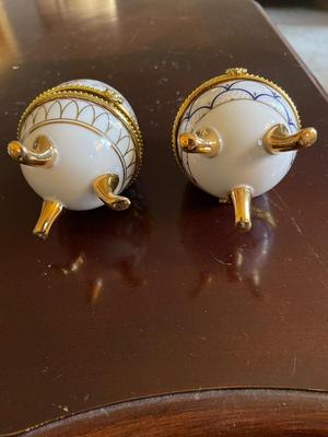 EGG SHAPED FOOTED TRINKET JEWELRY BOXES