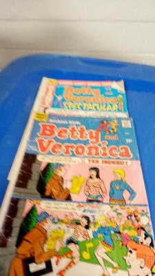LOT 30 TWO OLD ARCHIES COMIC BOOKS