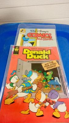 LOT 32 TWO VINTAGE DONALD DUCK COMIC BOOKS