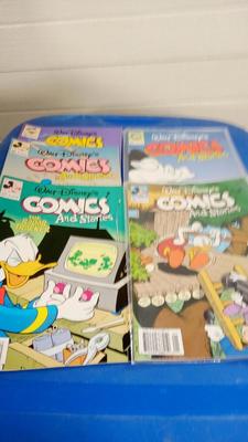 LOT 33 FIVE VINTAGE WALT DISNEY COMIC BOOKS
