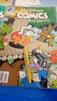 LOT 33 FIVE VINTAGE WALT DISNEY COMIC BOOKS