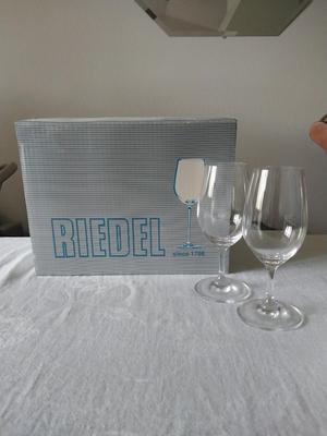 Riedel Wine Glasses and Cloth Napkins